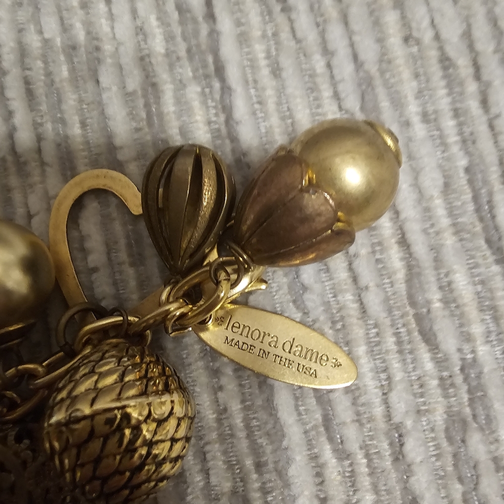 ♡ Lenora Dame Gold-Toned Vintage-Inspired Charm Bracelet ♡ - Picture 9 of 12